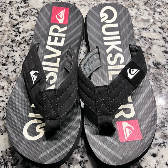 Quiksilver Other - Quicksilver flip flops, Men’s size 8.